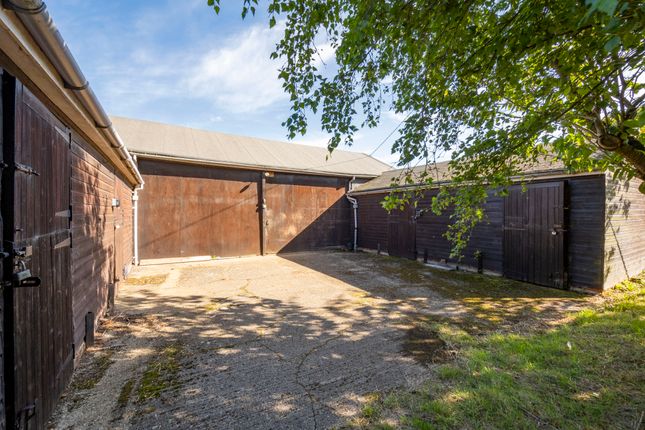 Chad Brook Barn, Old Rectory Lane, Bury St. Edmunds photo 3