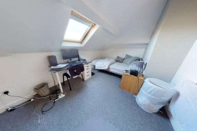 25, 2Cyprus Ave, London photo 2