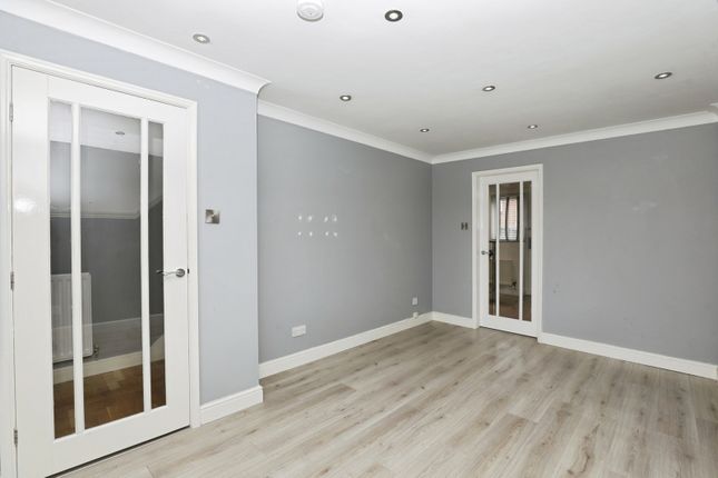 Broomfield Close, Cheshire photo 4