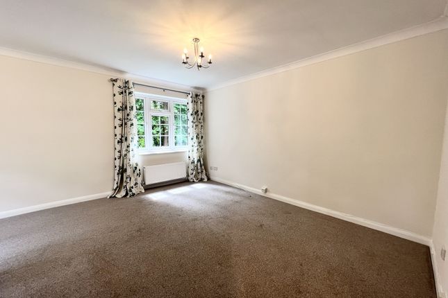 2F, Mellefont, Camberley photo 4