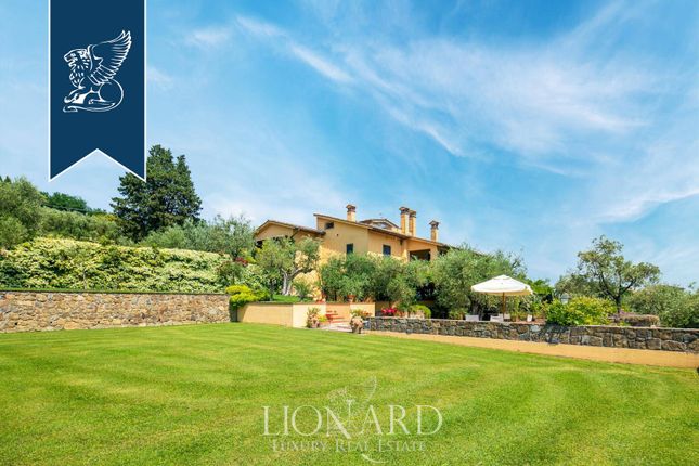Villa for sale in Carmignano, Prato, Toscana