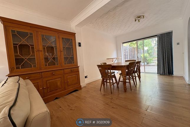 Costons Avenue, Greenford photo 4