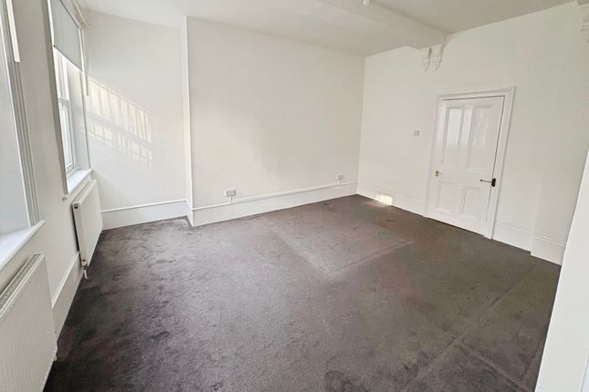 Flat A, 38, Hazlitt Road, Hazlitt Road photo 3