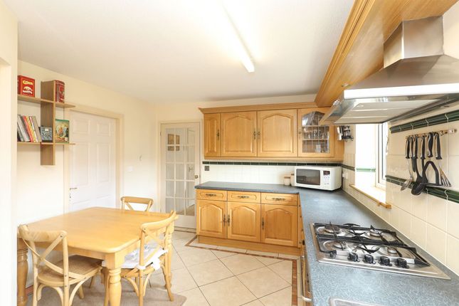 15 Upper Croft, Chesterfield photo 3