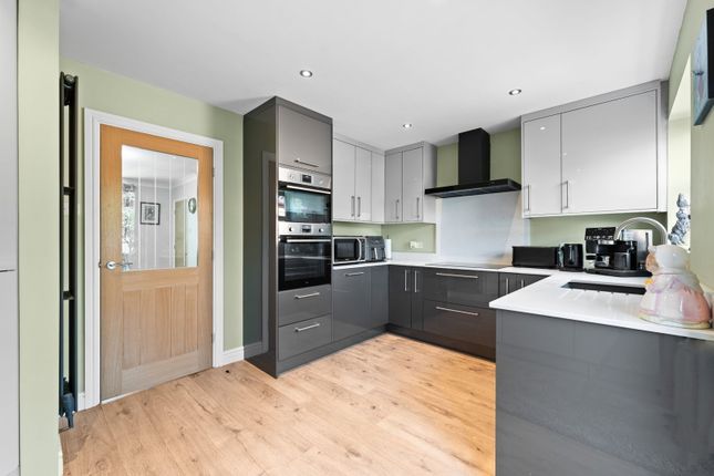 19, Swallowood Court, Rotherham photo 4
