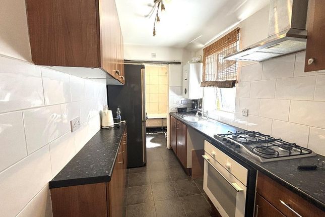 65, Oak Road, Luton photo 4
