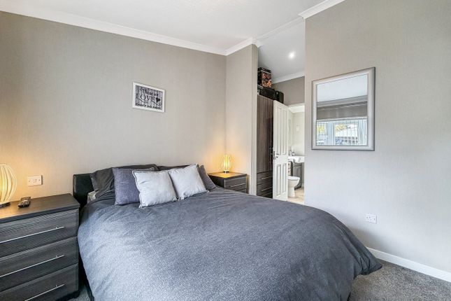 17 Bucklesham Park, The Heath, Ipswich photo 4