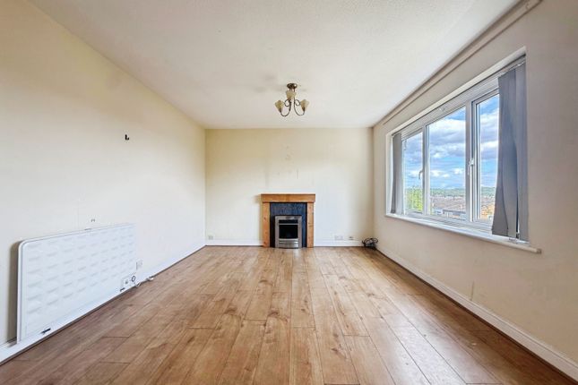 27, Pine Croft, Sheffield photo 2