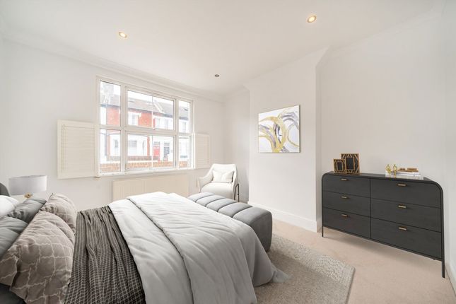 Flat 1, 18, Finborough Road, Tooting photo 4