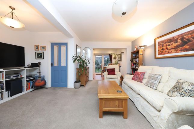 90, Lawrence Drive, Ickenham photo 2