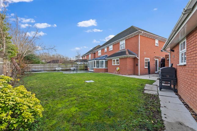 4, Hillcrest Close, Milton Keynes photo 3