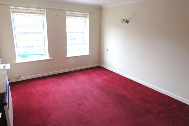 Flat to rent in Homemill House, Station Road, New Milton