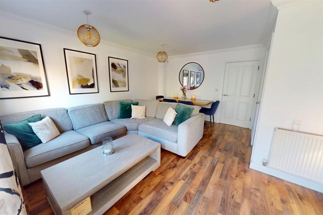 3, Beckside, Halifax photo 4