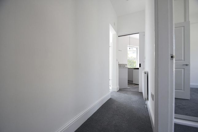 Flat 2, 4 Trinity Road, Ventnor photo 2