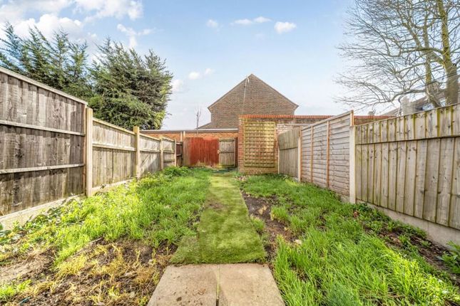 4, Trowbridge Road, Romford photo 4