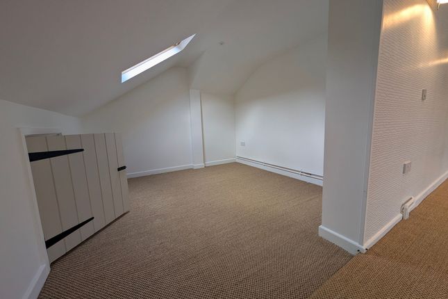11a Market Place, Saxmundham photo 5