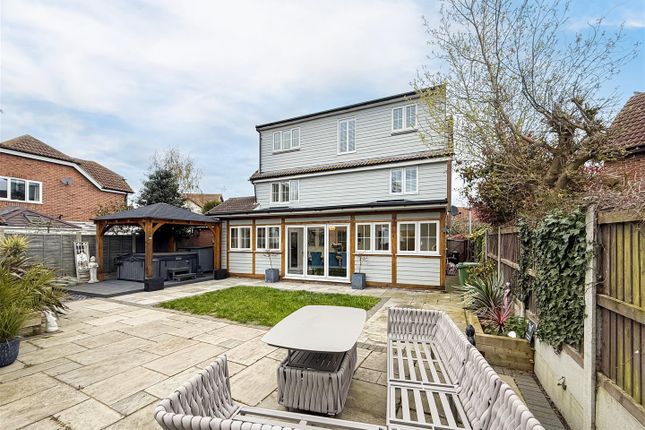 7, Leslie Park, Burnham-On-Crouch photo 2