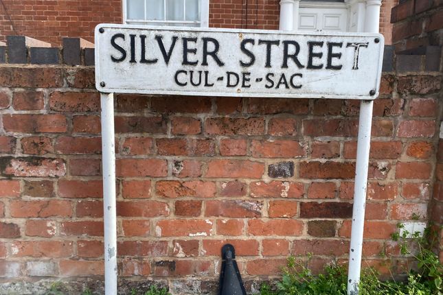 Flat to rent in Silver Street, Kidderminster