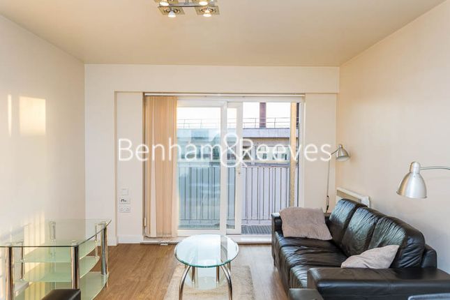 Flat to rent in Heritage Avenue, Colindale