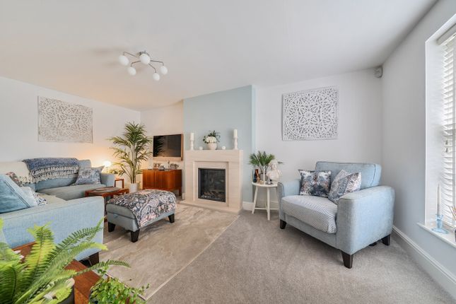 18 Jurston Fields, Wellington Somerset, Somerset photo 2