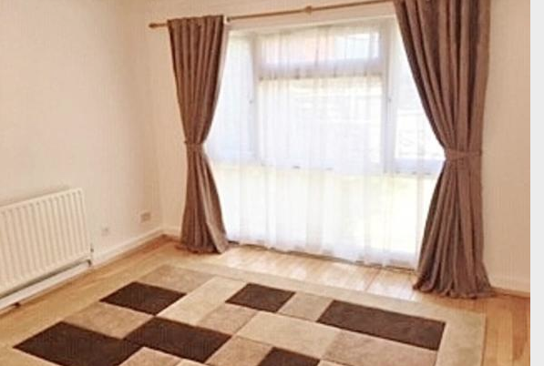 Flat to rent in Taymount Rise, London