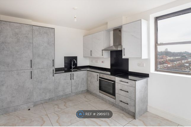 Bed Flat, Wiltshire Court Farnsby St, Swindon photo 2
