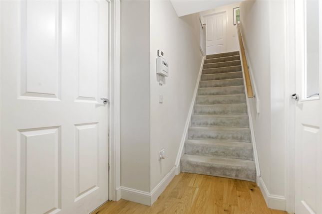 39, Corsehill Crescent, Lanarkshire photo 2
