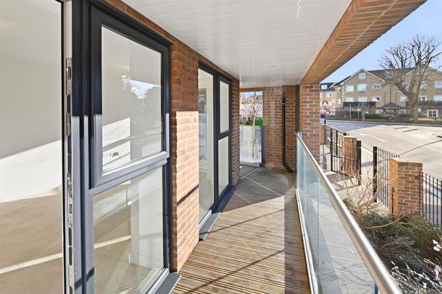 5 Lewis House, 224 Beulah Hill, London photo 3