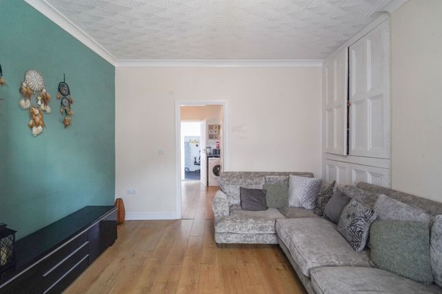13, School Street, Barnsley photo 4