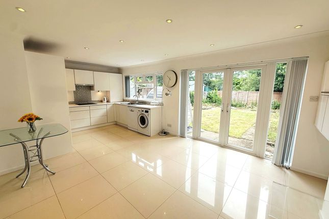 86, Monks Road, ENFIELD photo 4