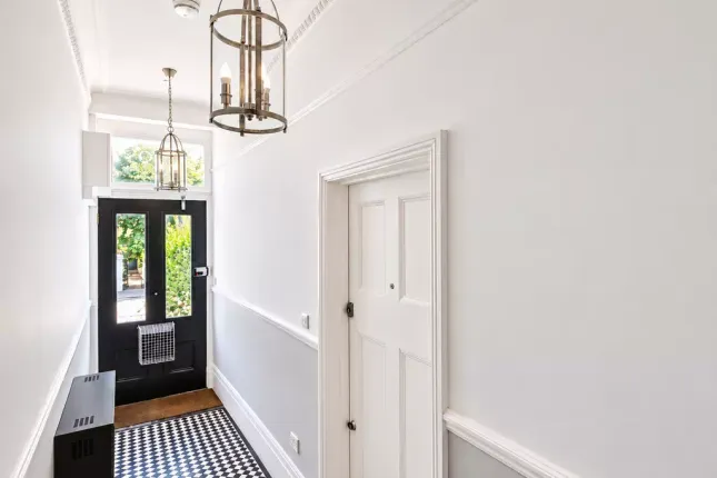 38, Pembridge Villas, London photo 2
