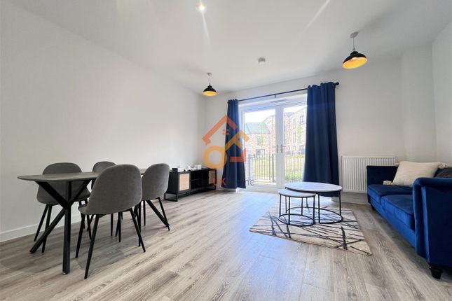 3-bed house on 11, Lanchester Close, Birmingham, £2,000/mo