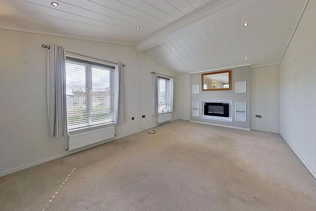 2-bed caravan on 51, Rhododendron Close, Herne Bay, £225,000
