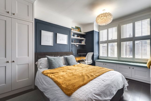 End terrace house for sale in Parkcroft Road, London