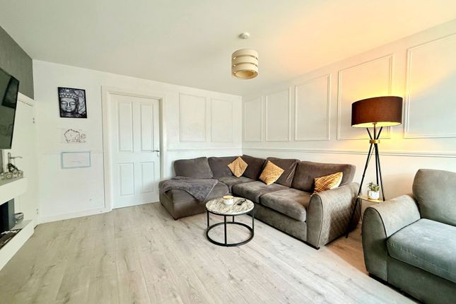 17, Kergilliack Close, Falmouth photo 4