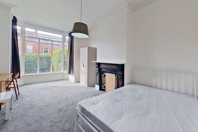 15  Ebor Mount,, Leeds photo 3