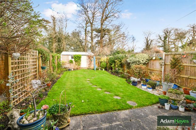 End terrace house for sale in Mayfield Avenue, North Finchley