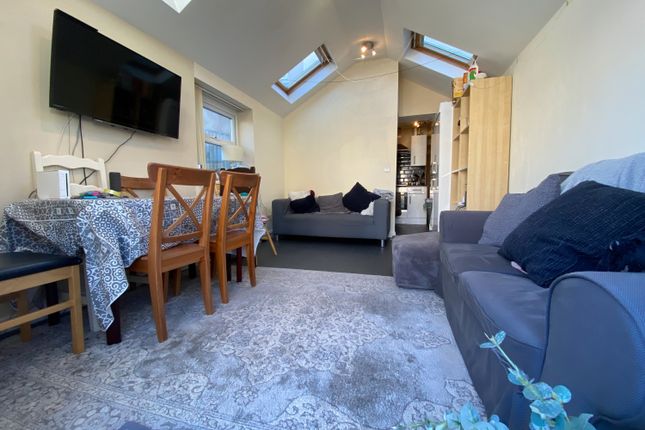 16, Minny Street, Cardiff photo 2