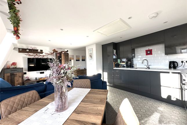 Flat 10, 9–10 Oakfield Street photo 2