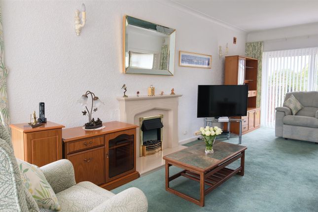 10, Minehead Avenue, Sully photo 3