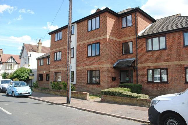 Thumbnail Flat for sale in Queens Avenue, Leigh-On-Sea, Essex