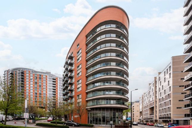Flat for sale in Michigan Building, Canary Wharf, London