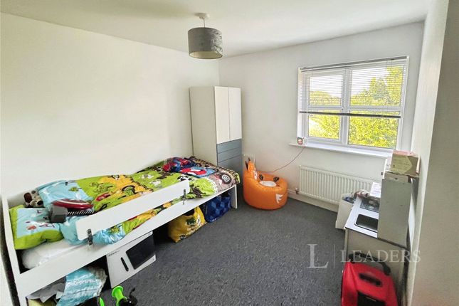70, Coral Close, Derbyshire photo 3