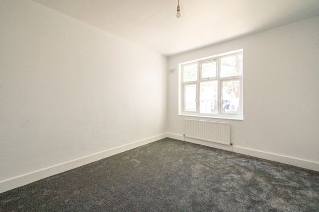Woodford New Road, Walthamstow photo 4
