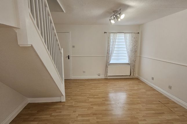 6 Holyhead Close,, Beckton, London photo 3