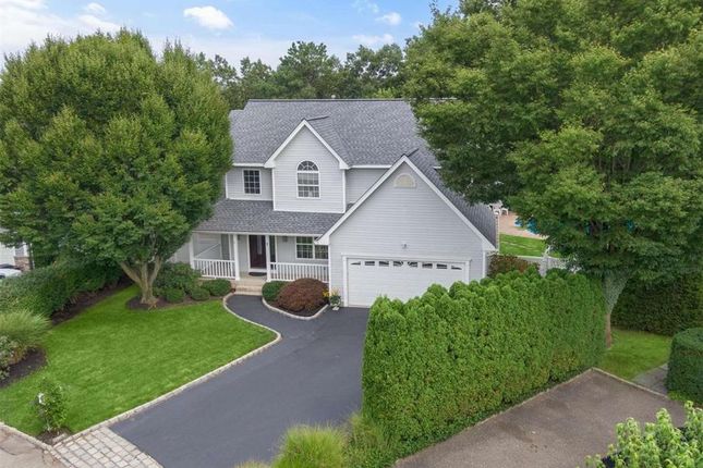 Property for sale in 7 Munsee Way, Commack, New York, 11725, United States Of America