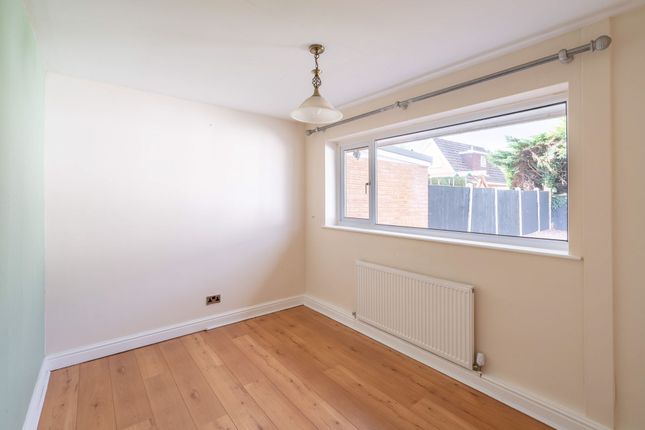 16 Sunningdale Grove, Colwyn Bay photo 4