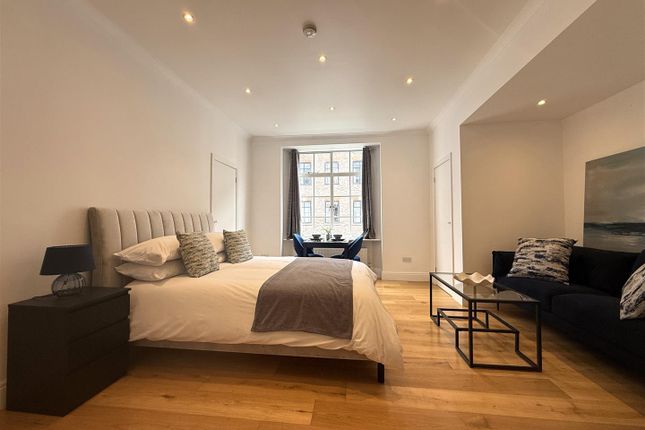 Studio flat on Flat 41, 105, Hallam Street, London, £2,900/mo