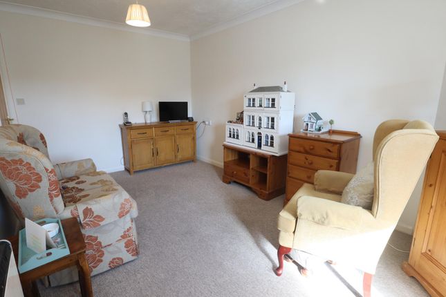 Flat 35, 76, Brighton Road, Coulsdon photo 3