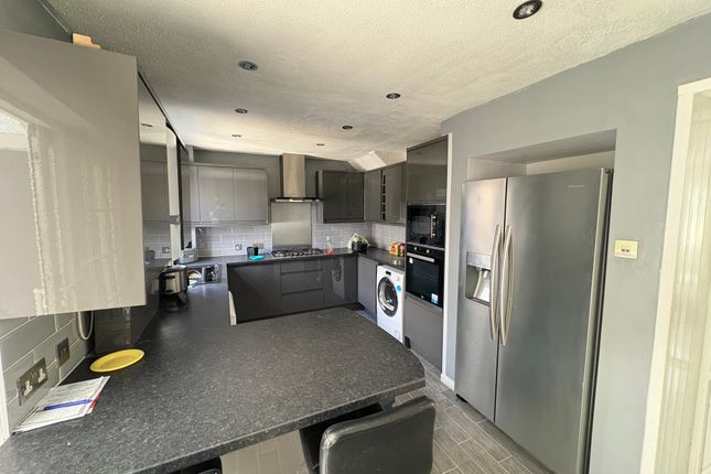 126, Church End, HARLOW photo 2